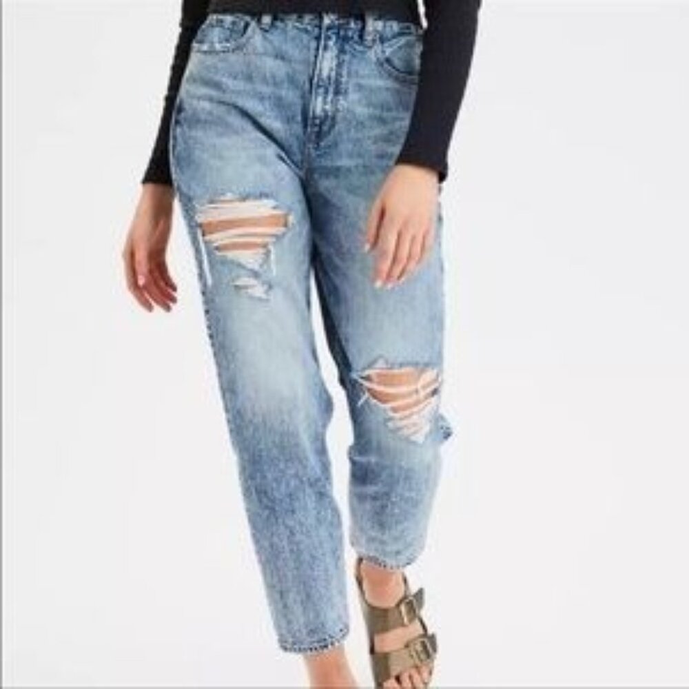 AMERICAN EAGLE Jeans Womens 6 Curvy Mom Jean Distressed High Rise Stiff Cotton